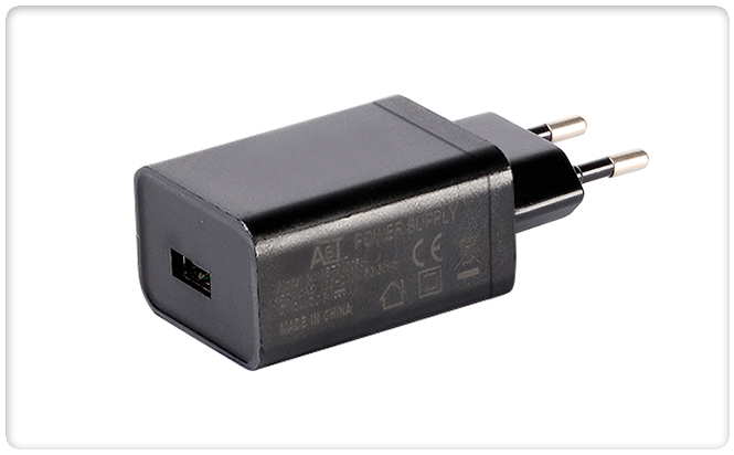 5V2.4A充電器