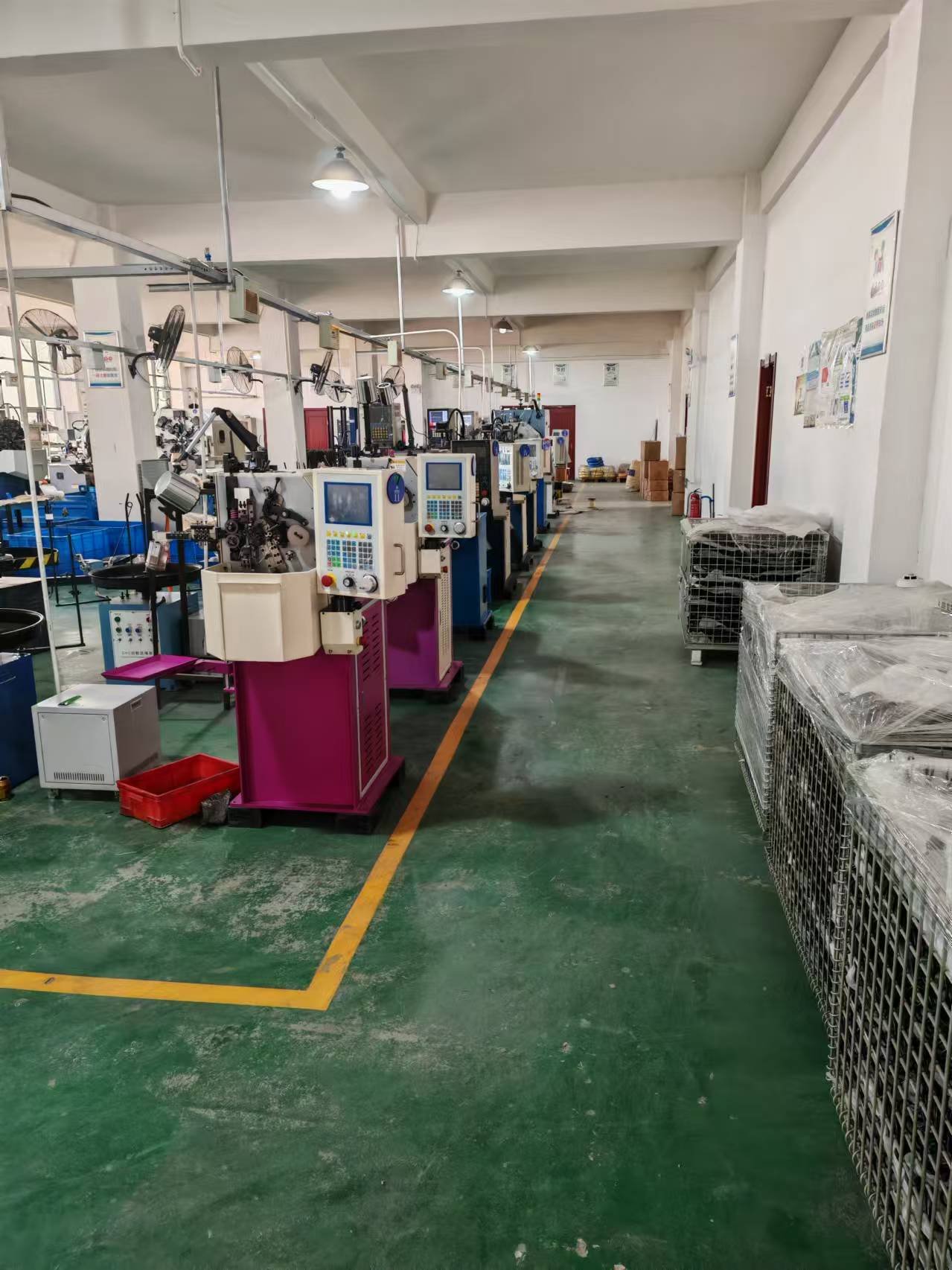 數(shù)控壓簧機(jī)