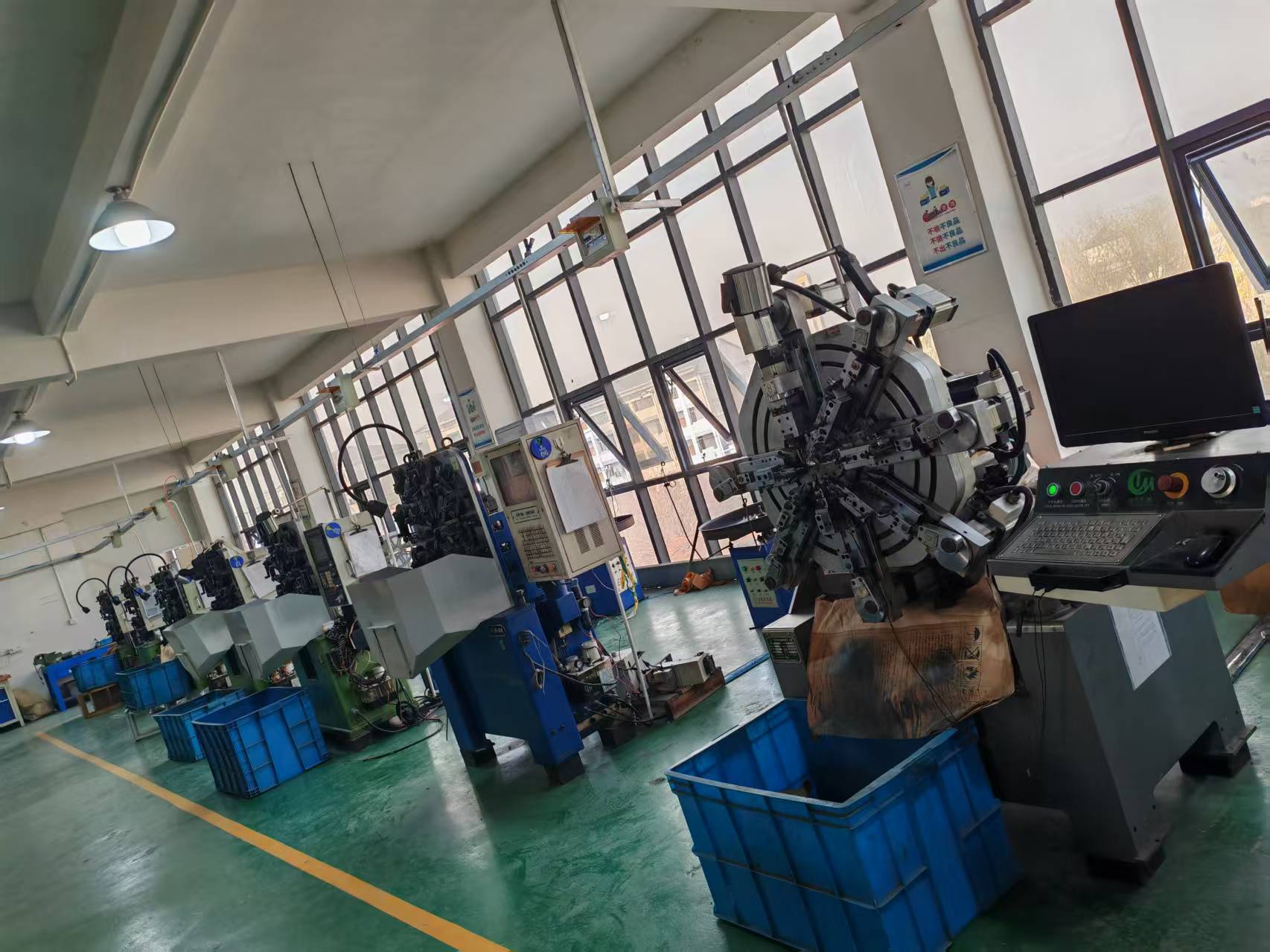 數(shù)控壓簧機(jī)