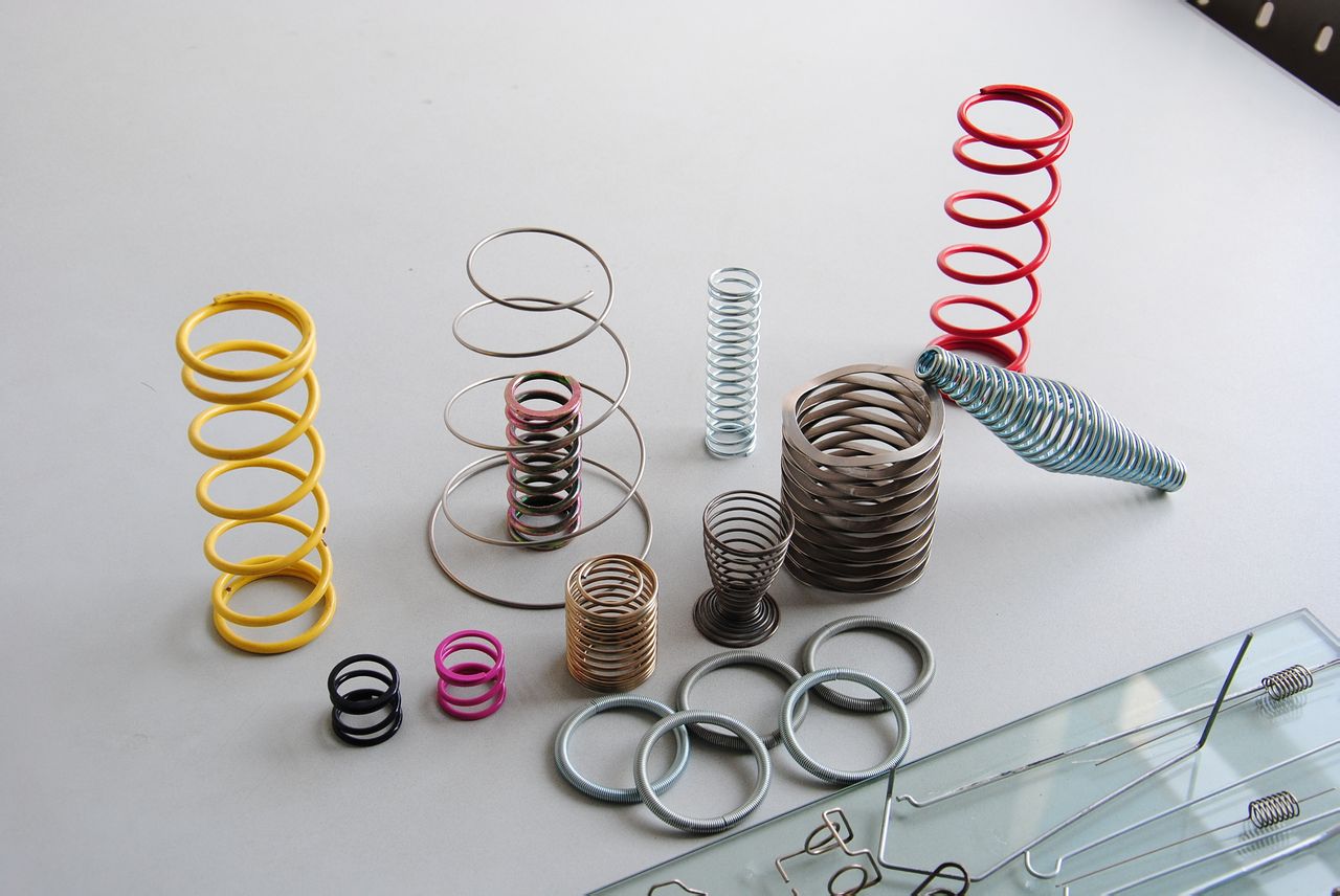 專(zhuān)業(yè)生產(chǎn)廠(chǎng)家汽車(chē)電機(jī)彈簧家電微電機(jī)彈簧