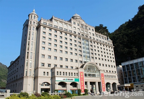 憑祥云鼎國(guó)門大酒店